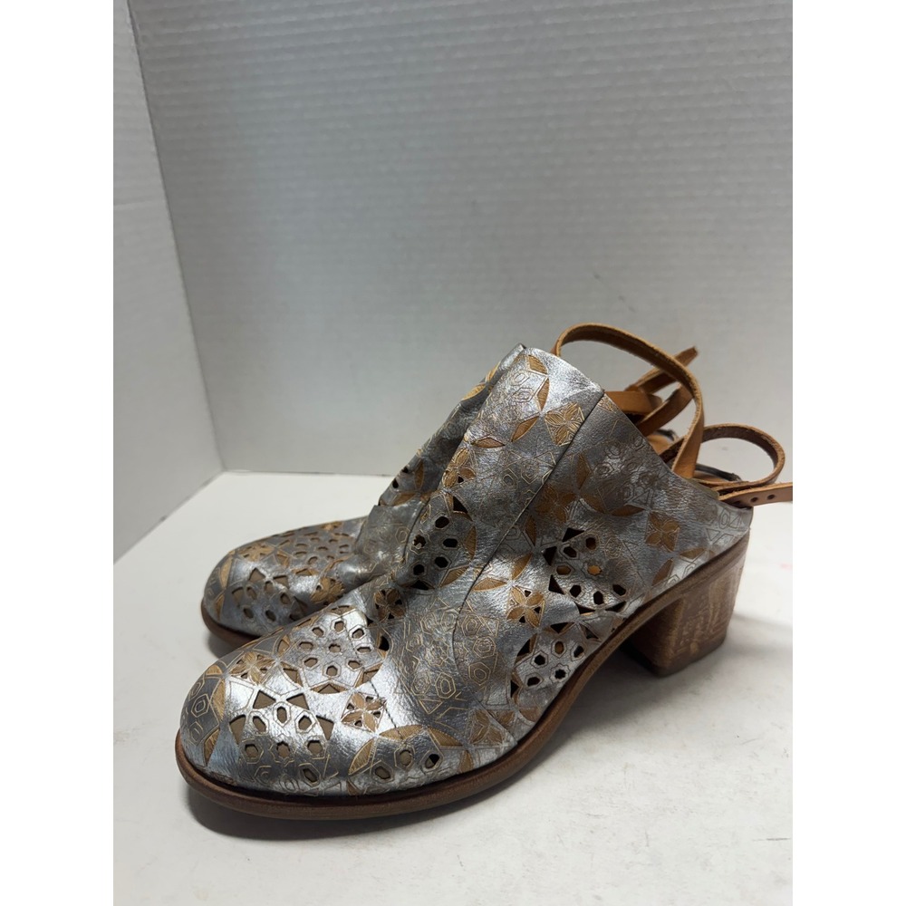 AS 98 Silver Laser Cut Leather Block Heel Sandals Made in Italy Size 39 8.5